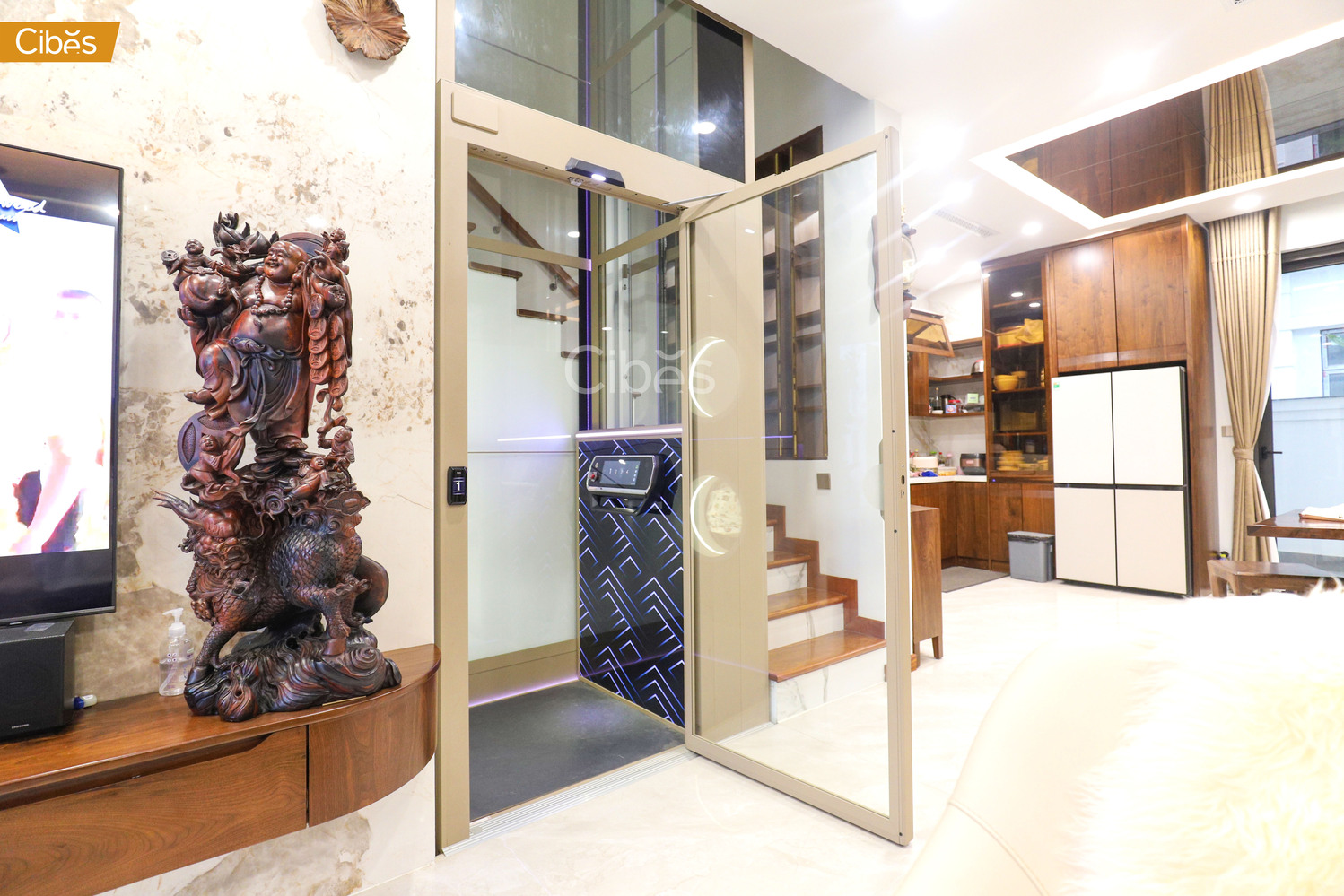 FLC Premier Parc Đại Mỗ, Hà Nội - Voyager V80i Galaxy lắp đặt giữa thang bộ